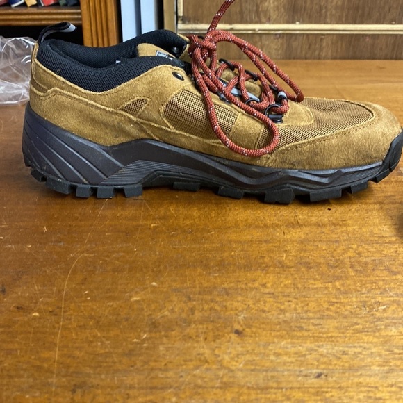 J Crew Nordic low-top hikers
Item BE393
